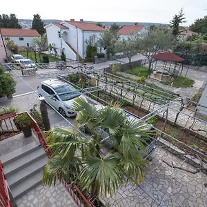  Apartment Lovorik