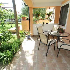 https://apartments-rosanna.in-istria.net